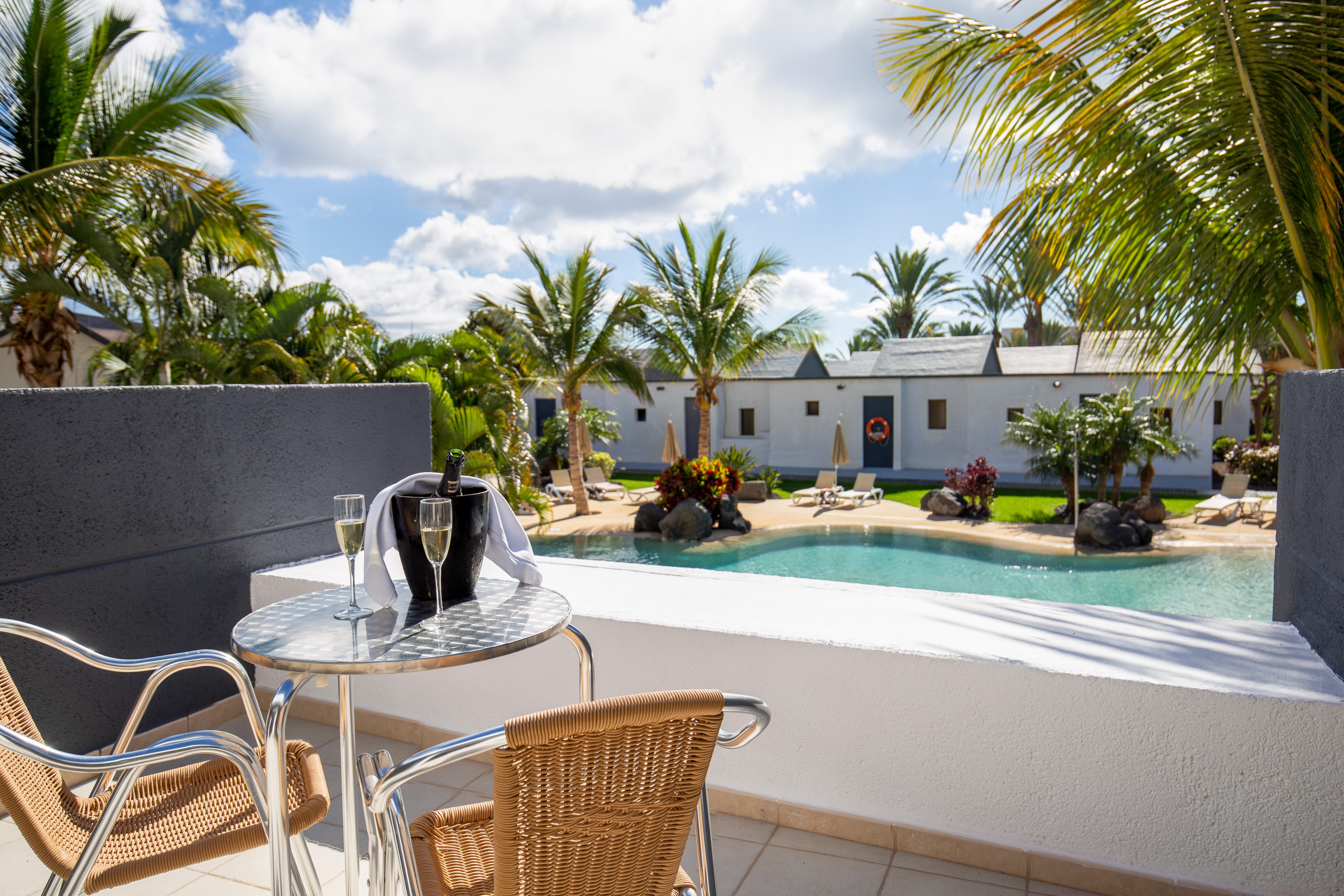 R2 Romantic Fantasia Dreams & Suites Hotel (Adults Only) タラハレホ エクステリア 写真